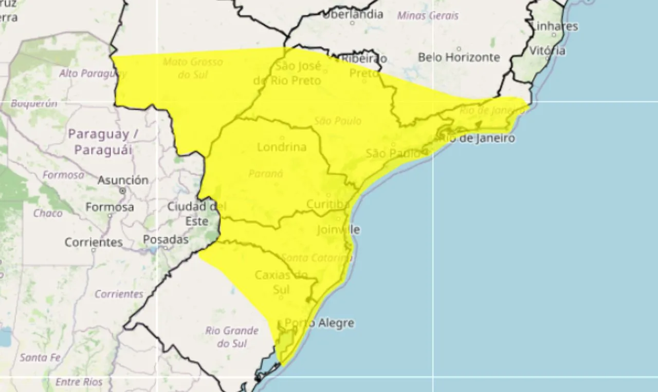 O mapa mostra as &aacute;reas em alerta para chuva intensa e ventos fortes entre Sul, Sudeste e Centro-Oeste